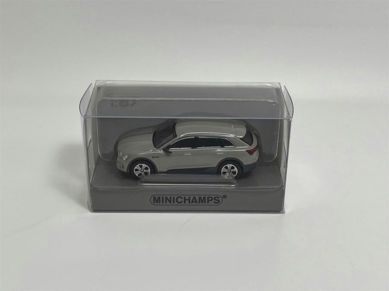 Minichamps Audi e tron 2020 Beige Metallic 1:87 Minichamps 870018221