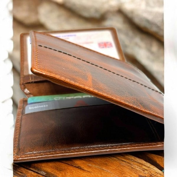 SPORTGIFTZ - Buffalo Leather Rugby Wallet | RFID Protection | 7 Card Slots | Coin Pouch & ID Holder | Rugby Fan Accessory