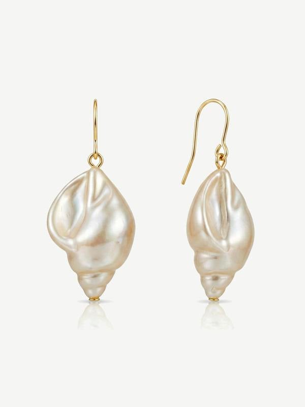 MUCHV Shell Drop Earrings