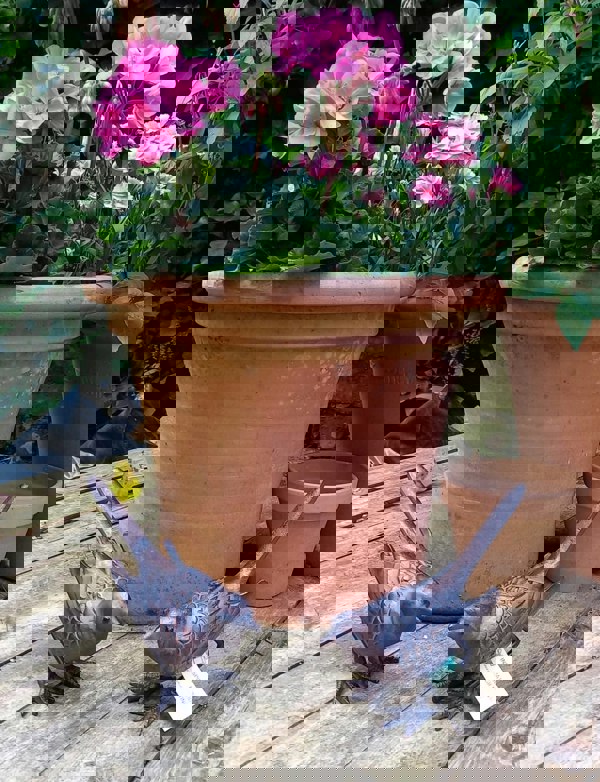 Inspirational Gifting Pair of Birds Garden Sculpture Ornaments