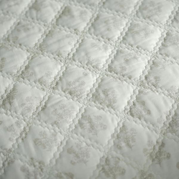 Soak&Sleep Natural Reversible Floral Print Bedspreads