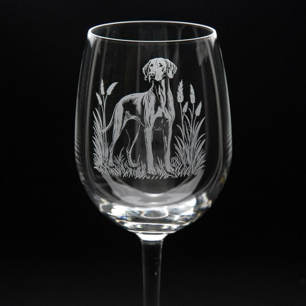 Glyptic Glass Art Hungarian Vizsla Dog Crystal Wine Glass - Hand Etched/Engraved Gift