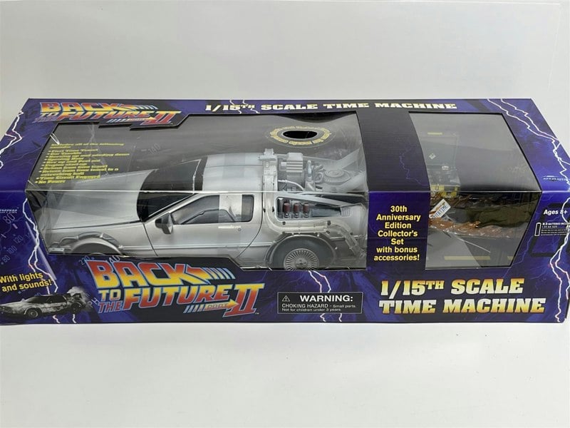 Back To The Future Part II And Accessories 1:15 Scale Diamond Select 18133