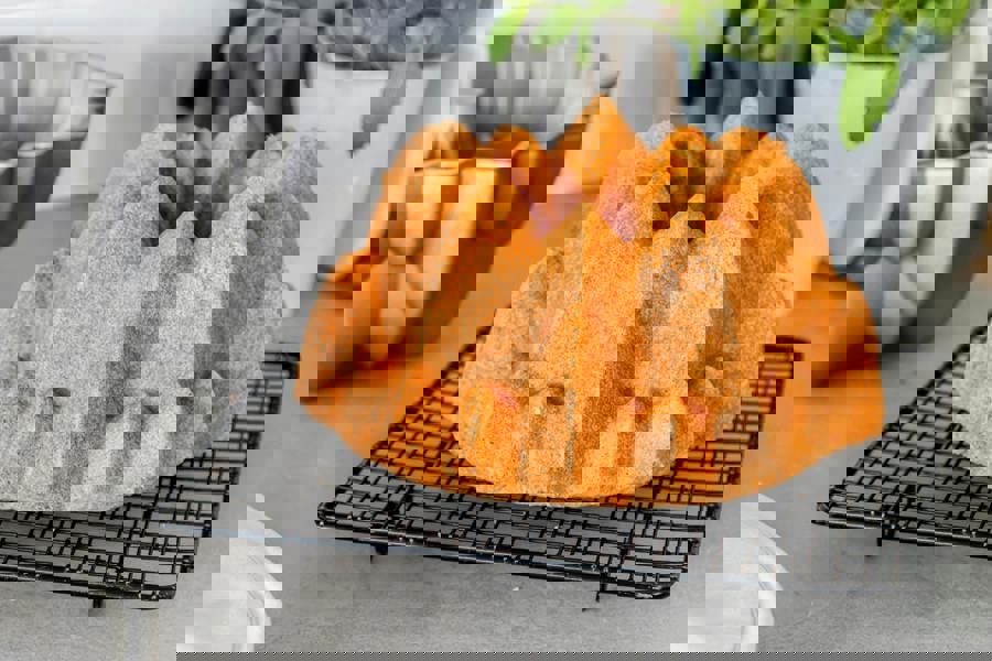 MasterClass Cast Aluminium Decorative Peak Cake Tin, 24cm