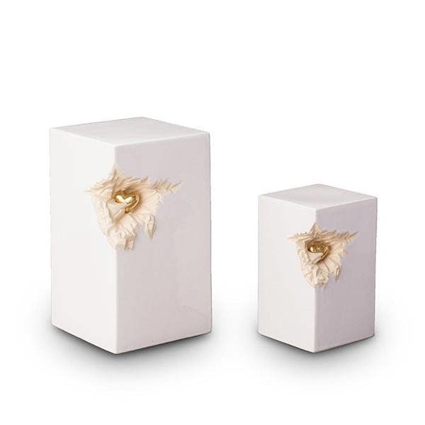 Memorials Direct Ceramic Art Urn (White with Gold Heart)