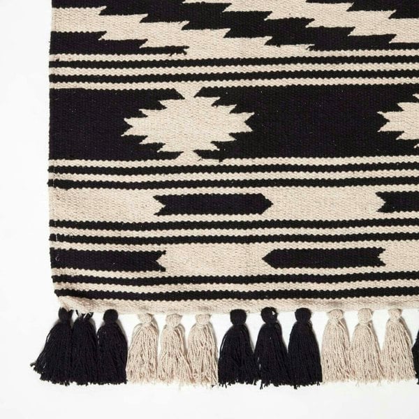 HOMESCAPES Dinan Black & White Kilim Cotton Rug
