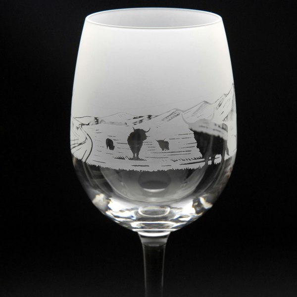 Glyptic Glass Art Highland Cattle Crystal Wine Glass - Hand Etched/Engraved Gift