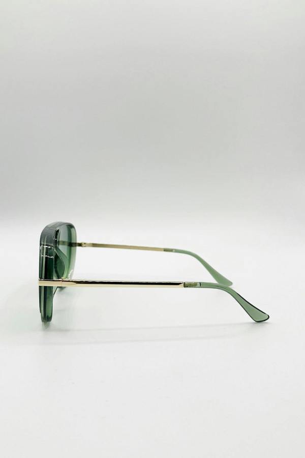 Bold Aviator Metal Arm Sunglasses In Green In Green - svnx