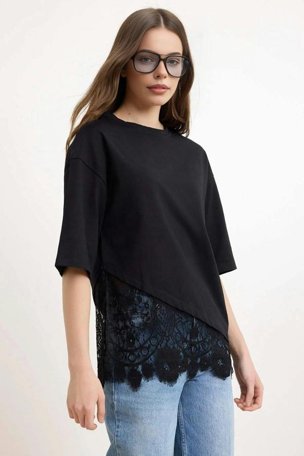 Regular Fit Lace Detail Short Sleeve T-Shirt