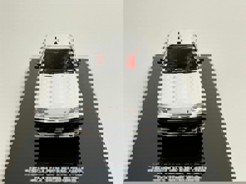 Inno 64 Nissan Skyline 2000 RS X Turbo DR30 White 1:64 Scale Inno 64 IN64R30WHI