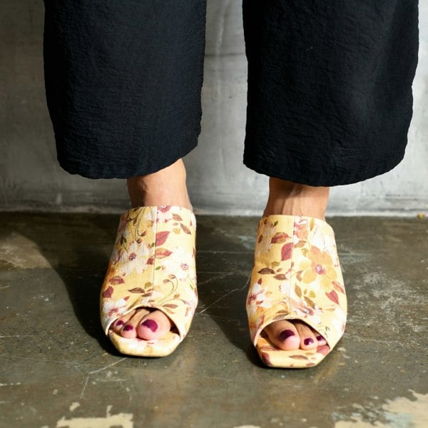 Calla Debbie - Yellow Floral Mules