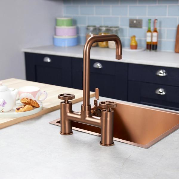 Flode kraft | Industrial Bridge Style 3 in 1 Instant Boiling Tap | Brushed Copper Finish