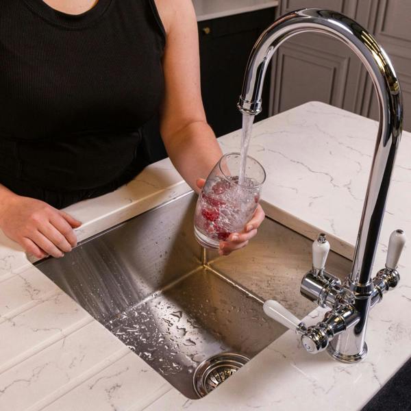 Flode korsa | Traditional Cruciform Style 3 in 1 Instant Boiling Tap | White Ceramic Levers | Polished Chrome Finish