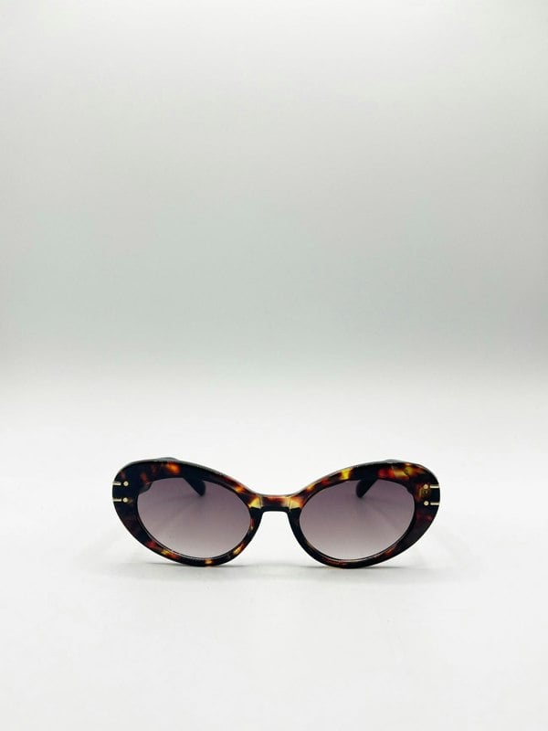 SVNX Oval Cat-Eye Sunglasses in Tortoise