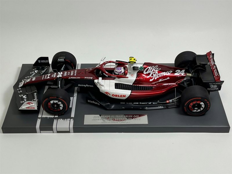 Minichamps Zhou Guanyu 2022 Alfa Romeo F1 Team Orlen C42 Bahrain GP 1:18 117220124