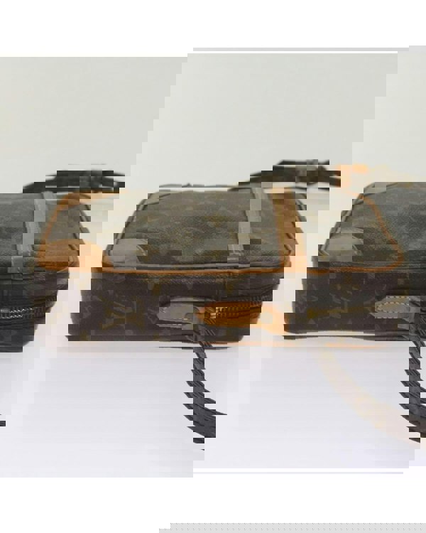 168282344.jpg