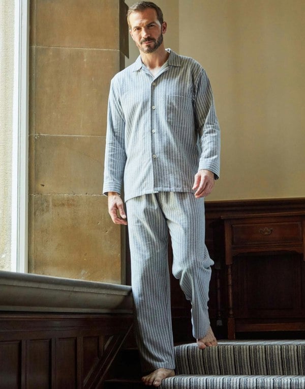 M_PJ_Set_Chalk_Stripe_1_1.mp4