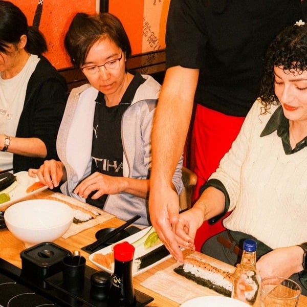 Virgin Experience Days Sushi Making Class with Prosecco or Beer for Two at YO! Sushi School