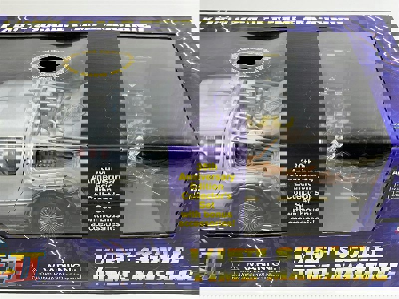 Back To The Future Part II And Accessories 1:15 Scale Diamond Select 18133