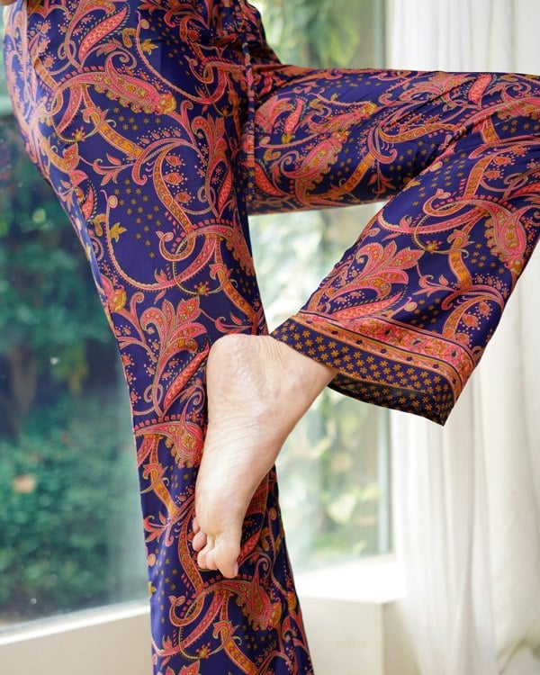 Antonia York Farrah Lightweight Silky Elasticated Waist Trousers - Pink & Navy Paisley