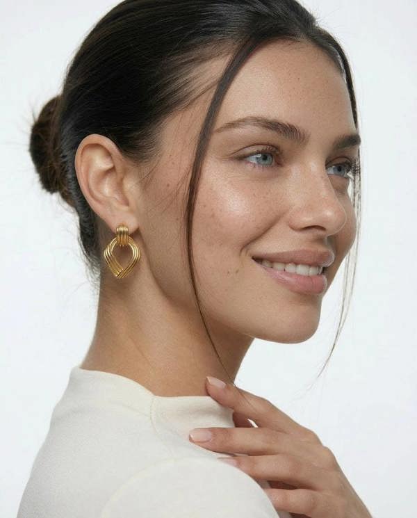 Elk & Bloom Large Thick 14K Gold Ribbed Drop Hoop Studs