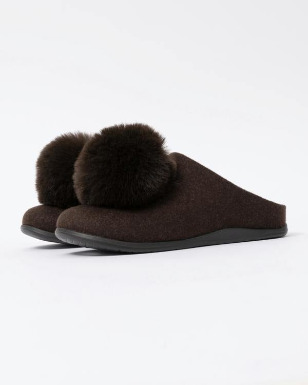 Front of the FitFlop IQ-Snug Womens Felt Pom Pom Slipper - Chocolate Brown 167