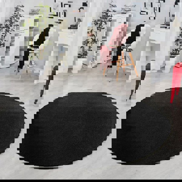 Modern Plain Black Rug – Soft Short Pile