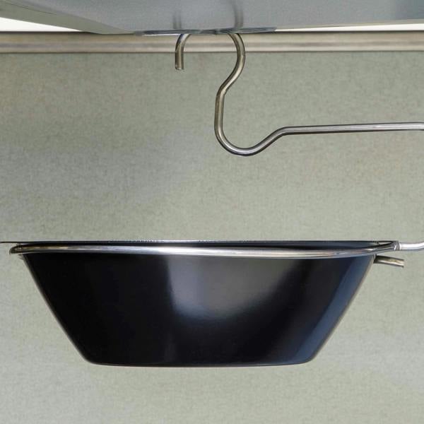 Dellonda DG17 Barbecues Action shot - drip - tray