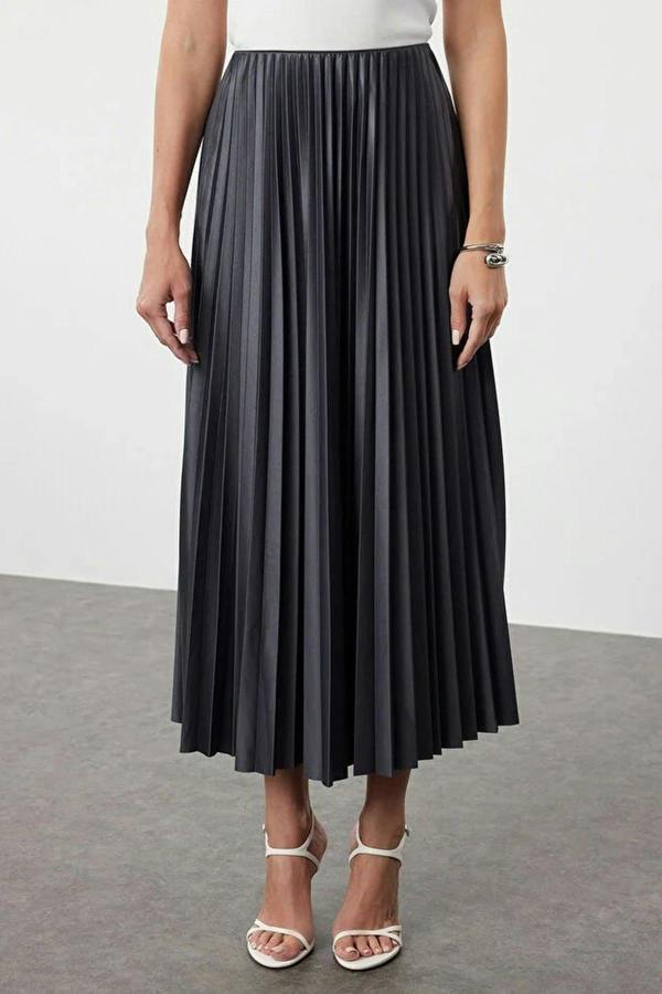 WOVCOR Pleated Maxi Stretch Knit Skirt