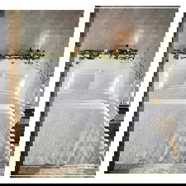 Furn Tufted Cotton Snowflake Duvet Cover Set - White - 