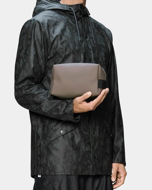 Rains Wash Bag Small - 173 Cinder. Model