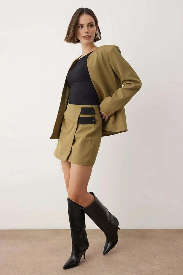 WOVCOR A-line Mini Woven Skirt with Closure Detail