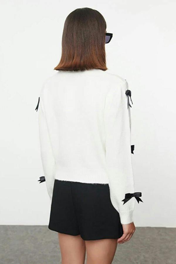 WOVCOR Soft Textured Knit Sweater with Bow Detail