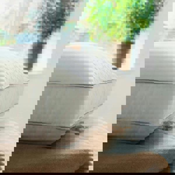 Soak&Sleep Soft as Down Box Pillow