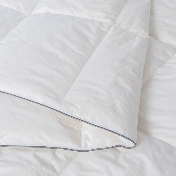 Snug City Luxury Duck Feather And Down Duvet