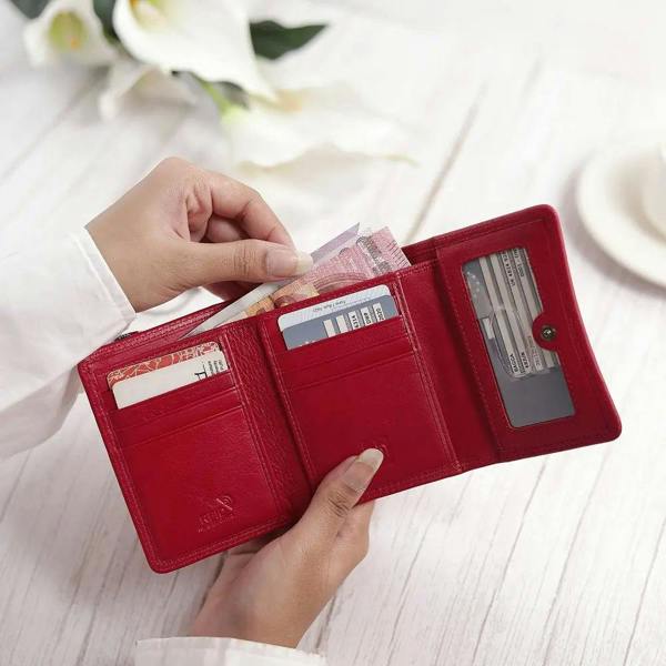 inside view of red soft leater purse giorgia verona
