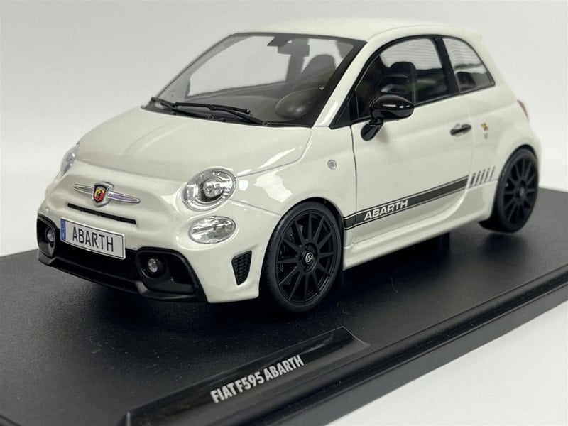 Solido Fiat Abarth F595 2022 Ghiaccio White 1:18 Scale Solido 1811301