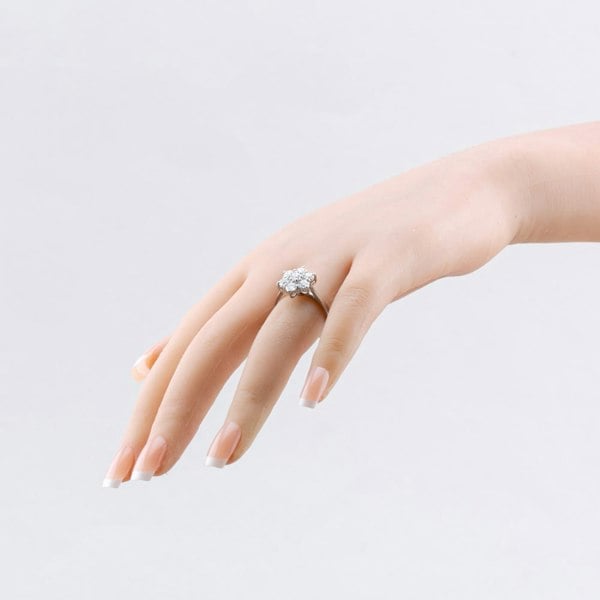 T. H. Baker 18ct White Gold 0.20ct Multi Cut Diamond Daisy Cluster Ring RG1DRD20