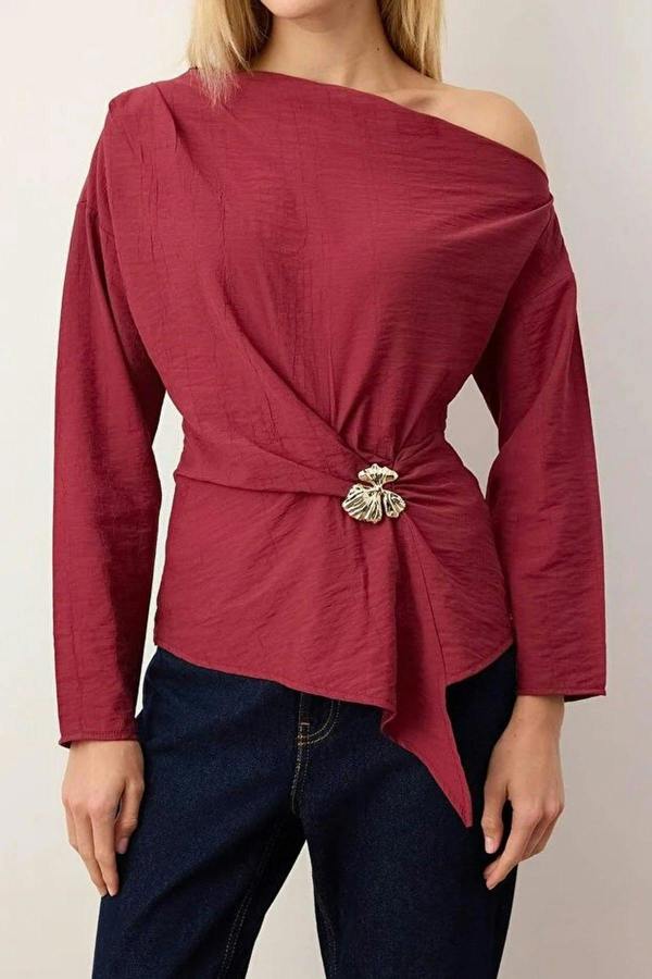 WOVCOR Off-Shoulder Woven Blouse with Accessory Detail