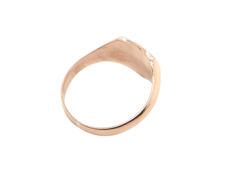 gold signet ring