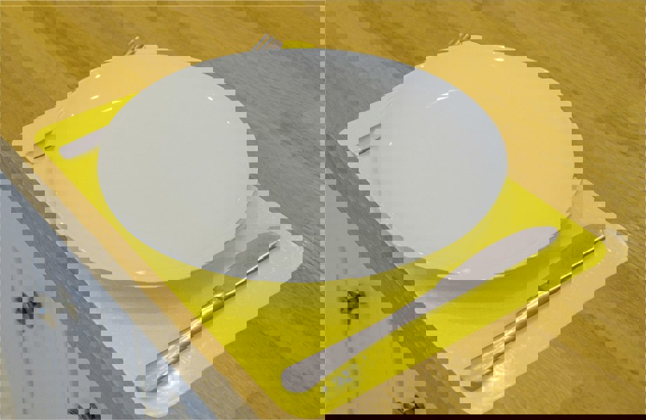 Aidapt Anti Slip Silicone Table Mat 250x180mm Yellow