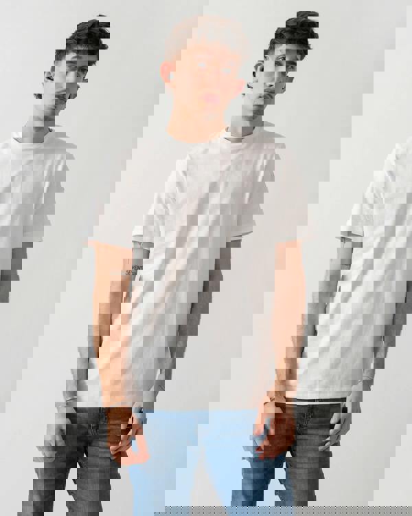 studio shot of a model wearing s Parajumpers Shispare Mens T-Shirt in White 501