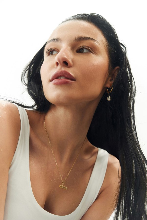 Elk & Bloom Raise The T-Bar Chunky 14K Gold Pendant Necklace