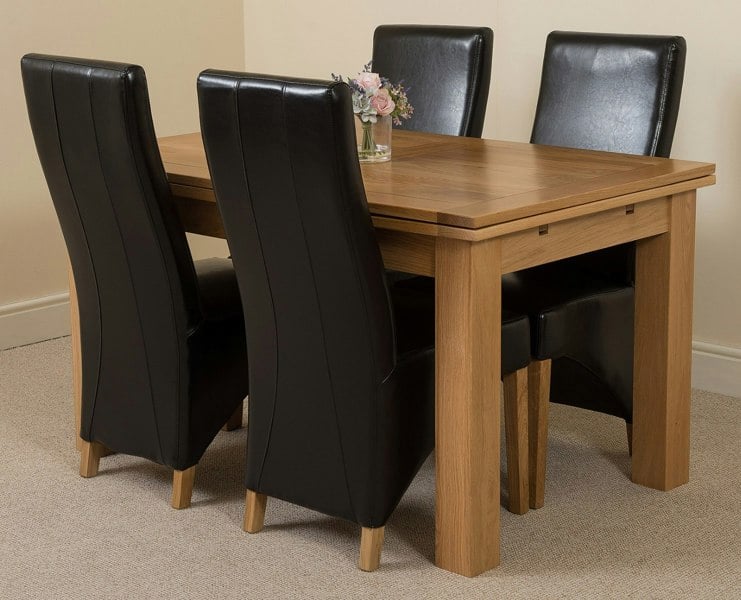 That's Furniture Richmond Medium Oak Extendable Dining Table with Lola Leather Chairs
