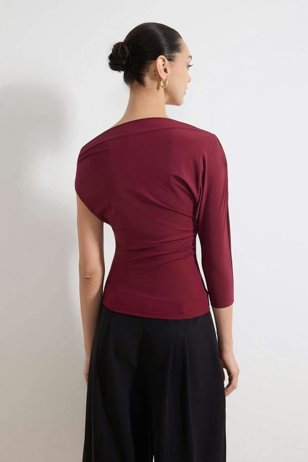 Asymmetric Neckline One Sleeve Fitted Blouse