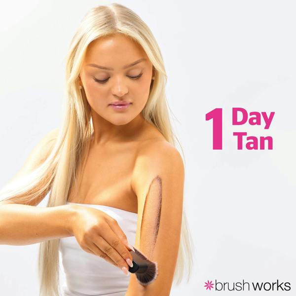 Brushworks Bronzing Instant Tan - Medium/ Dark - 150ml