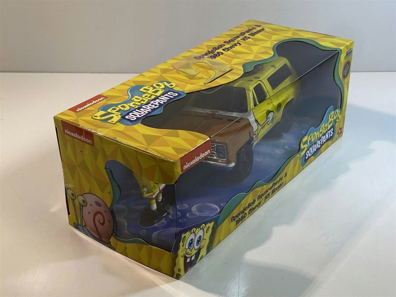 spongebob squarepants figure and 1980 chevy k5 blazer 1:32 jada 31798