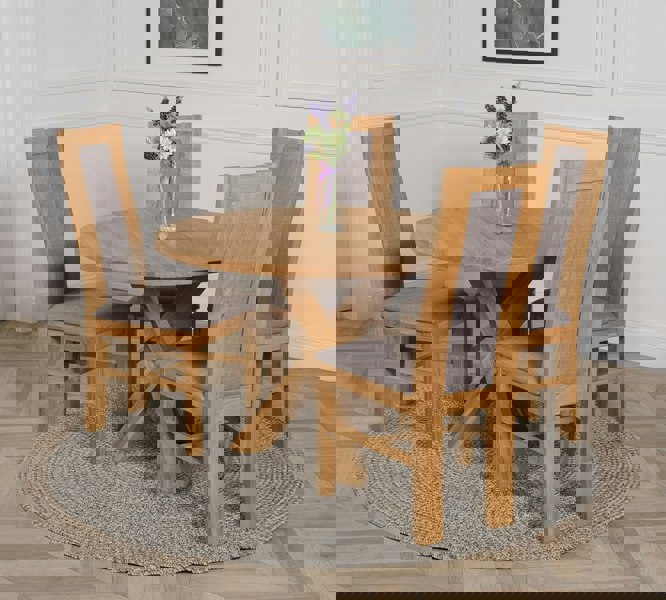That's Furniture Oregon Round Oak Dining Table with 4 Stanford Oak Chairs