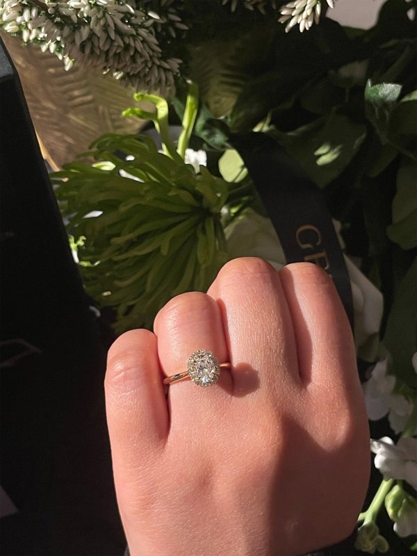 Gemdaia Diamond Dandelion Halo Ring