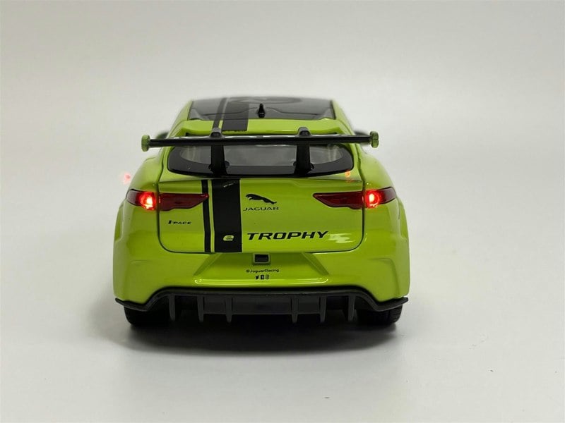 Tayumo Jaguar I pace e Trophy Light & Sound Green LHD 1:32 Scale Tayumo 32110013